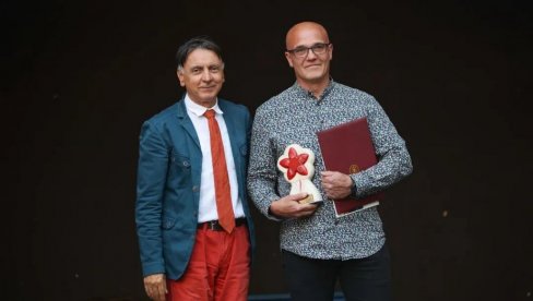 KIKINI DANI: Cvet jednakosti Dariju Milosavljeviću KIKINI DANI: Cvet jednakosti Dariju Milosavljeviću