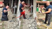 SNIMAK DA SE SMRZNEŠ: Zmijski car uhvatio ogromnu ZMIJU u porodičnom dvorištu kod Leskovca (VIDEO)
