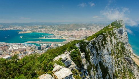 СПОРАЗУМ ПОСЛЕ ДЕЦЕНИЈА ТЕНЗИЈА: ЕУ и Британија ставиле тачку на спор око Гибралтара СПОРАЗУМ ПОСЛЕ ДЕЦЕНИЈА ТЕНЗИЈА: ЕУ и Британија ставиле тачку на спор око Гибралтара