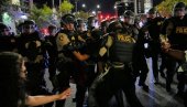 POLICIJA U LAS VEGASU GASI“ PROTEST: Naredili okupljenima da se odmah raziđu (FOTO)