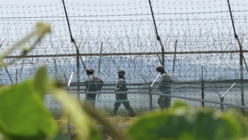 ČUVENI ZVUČNICI NA KOREJSKOJ GRANICI UGAŠENI: Dolazi do ublaživanja tenzija ČUVENI ZVUČNICI NA KOREJSKOJ GRANICI UGAŠENI: Dolazi do ublaživanja tenzija