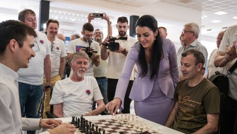 POVODOM OBELEŽAVANJA DANA GRADA: Otvoren prvi međunarodni šahovski turnir „Loznica Open – Grad šaha“