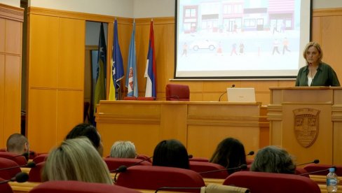 ПРЕЗЕНТАЦИЈА ПРОЈЕКТА „ГРАЂАНИ БУДУЋНОСТИ“: Требиње улази у фазу дигиталне транзиције