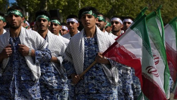 ПРЕТЊЕ ХАМНЕИЈУ НЕЋЕ ОСТАТИ БЕЗ ПОСЛЕДИЦА Техеран одговорио Трампу: Ирански народ са љубављу и вером стоји иза вође