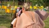 ЗАГРЉАЈИ И СУЗЕ РАДОСНИЦЕ: Слађа Алегро са ћерком Милом започиње ново школско поглаваље (ФОТО)
