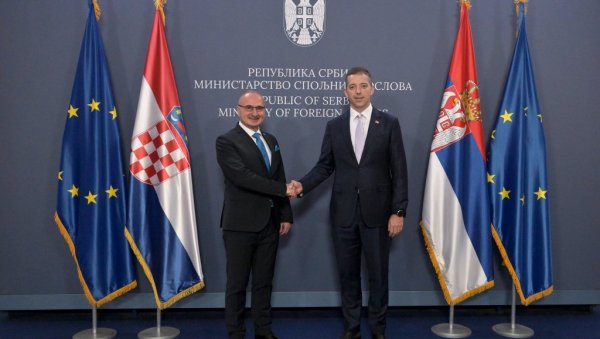 ДА СЕ ОБЕЗБЕДИ РАВНОПРАВНОСТ СВА ТРИ НАРОДА У БиХ Министар Ђурић разговарао са шефом хрватске дипломатије Грлићем Радманом ДА СЕ ОБЕЗБЕДИ РАВНОПРАВНОСТ СВА ТРИ НАРОДА У БиХ Министар Ђурић разговарао са шефом хрватске дипломатије Грлићем Радманом