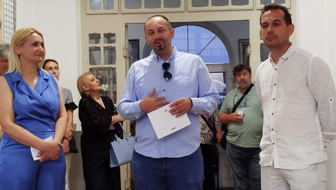 АФРИКА КРОЗ ОБЈЕКТИВ ВЛАДИМИРА ЈОВАНОВСКОГ: У Параћину отворена претпремијерна изложба познатог македонског фотографа (ФОТО)