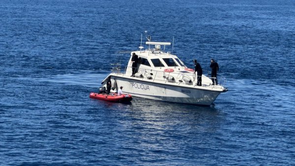 НЕВРЕМЕ У ЗАДРУ: Вода продрла у катамаран, сви путници спашени НЕВРЕМЕ У ЗАДРУ: Вода продрла у катамаран, сви путници спашени