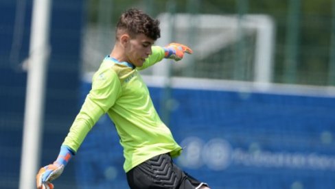 NAMETNUO SE TALENTOM I SAMOPOUZDANJEM: Novosađanin Nikola Stefanović, sjajan ove sezone na golu zrenjaninskog Radničkog NAMETNUO SE TALENTOM I SAMOPOUZDANJEM: Novosađanin Nikola Stefanović, sjajan ove sezone na golu zrenjaninskog Radničkog