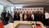 ПОСЕТА ДЕЦЕ СА КОСОВА И МЕТОХИЈЕ: М:тел пружа подршку стипендијама и донацијом центру „Подржи