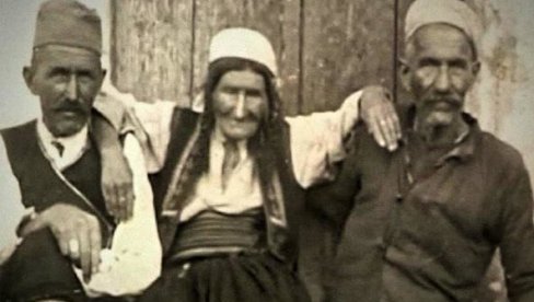 МАЈКА РУЖИЦА СА ДВА СИНА: Један Турчин, други Србин - прича о Луки и Алији из околине Пријепоља МАЈКА РУЖИЦА СА ДВА СИНА: Један Турчин, други Србин - прича о Луки и Алији из околине Пријепоља