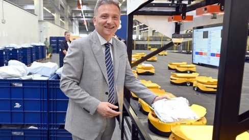 JOVANOVIĆ: Pošta Srbije je uvođenjem robotizovanog sistema za automatsko sortiranje pošiljaka pokazala da je lider u regionu JOVANOVIĆ: Pošta Srbije je uvođenjem robotizovanog sistema za automatsko sortiranje pošiljaka pokazala da je lider u regionu