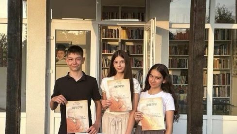 STIHOVI ISPISANI SRCEM: Dodeljene nagrade za najlepšu pesmu u čast novinara Velje Pavlovića