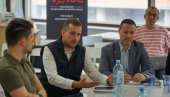 EVO KAKO SPROVODE OBOJENU REVOLUCIJU: Tužioci Majlat i Joksimović sa Gruhonjićem na tribini koju plaća fondacija Rokfeler