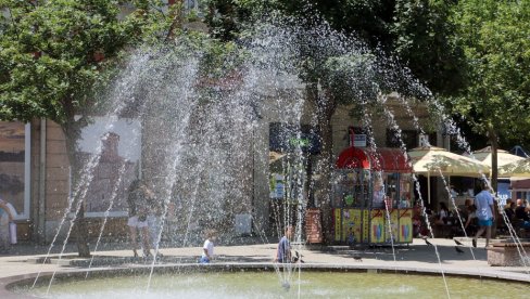 OVOG DATUMA TEMPERATURA PADA ZA 10 STEPENI, ALI PRE TOGA ĆEMO GORETI: Srbija na ivici četrdesetice (MAPE) OVOG DATUMA TEMPERATURA PADA ZA 10 STEPENI, ALI PRE TOGA ĆEMO GORETI: Srbija na ivici četrdesetice (MAPE)