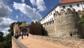 АЛЕКСАНДРИНА ПОРОДИЦА ЈЕ ЈЕДИНА ПРЕОСТАЛА СРПСКА ПОРОДИЦА У ВИЛАЊУ: Од 1700. године у овом месту праве вино АЛЕКСАНДРИНА ПОРОДИЦА ЈЕ ЈЕДИНА ПРЕОСТАЛА СРПСКА ПОРОДИЦА У ВИЛАЊУ: Од 1700. године у овом месту праве вино
