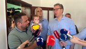 Vučić u poseti porodici Rankov koja je pomoću kredita za mlade rešila stambeno pitanje (VIDEO)