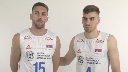 ZAJEDNO GRADE BUDUĆNOST: Braća Nemanja i Veljko Mašulović nadaju se da će osvajati medalje sa odbojkaškom reprezentacijom Srbije ZAJEDNO GRADE BUDUĆNOST: Braća Nemanja i Veljko Mašulović nadaju se da će osvajati medalje sa odbojkaškom reprezentacijom Srbije