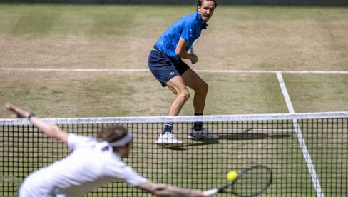 KLETVA JE SKINUTA! Neverovatan kraj ATP turnira u Haleu - posle Sinera, i Danil Medvedev pao pred senzacionalnim šampionom