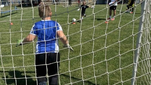 MEGDAN FUDBALSKIH GOLMANA: Na terenu 65 malih čuvara mreže (FOTO)