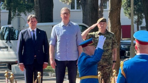 VUČIĆ SA VOJNIM VRHOM: Predsednik Srbije na sednici proširenog kolegijuma načelnika Generalštaba (VIDEO)