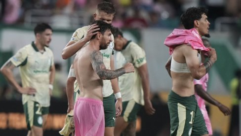 INTER MAJAMI POSUSTAO U FINIŠU: Mesi i drugovi ispustili dva gola prednosti i zakazali duel sa prvakom Evrope (FOTO) INTER MAJAMI POSUSTAO U FINIŠU: Mesi i drugovi ispustili dva gola prednosti i zakazali duel sa prvakom Evrope (FOTO)