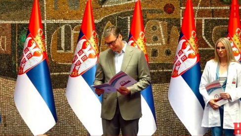 Vučić na ceremoniji uručenja ugovora o radu najboljim diplomcima u Srbiji (FOTO/VIDEO) Vučić na ceremoniji uručenja ugovora o radu najboljim diplomcima u Srbiji (FOTO/VIDEO)