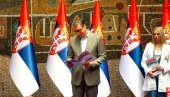 ПОНОСНИ СМО НА ВАС, ПОНОСНИ ЗБОГ ВАШЕГ ТРУДА  Вучић на церемонији уручења уговора о раду најбољим дипломцима у Србији (ФОТО/ВИДЕО)