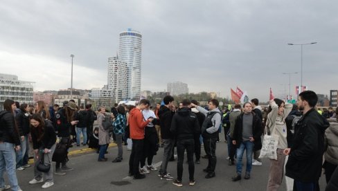 И ОПЕТ ПОНОВО НА ВИДОВДАН И ОПЕТ ПОНОВО НА ВИДОВДАН