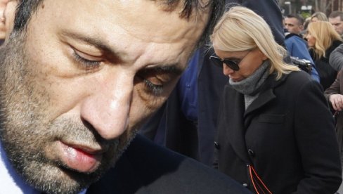 DIVAC U BOLNICI, ANA SE OGLASILA: Drug mi kaže da bih bila top udovica, dobro bi mi stajalo (VIDEO) DIVAC U BOLNICI, ANA SE OGLASILA: Drug mi kaže da bih bila top udovica, dobro bi mi stajalo (VIDEO)