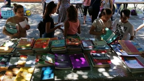 САЈАМ ПОЛОВНИХ УЏБЕНИКА У ВРШЦУ: Бесплатно учешће за све излагаче у Дому војске