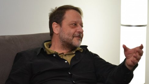 ИЗМЕЂУ РАСТКА И СТРАМЕРА: Драган Бошковић песник, теоретичар и историчар српске књижевности