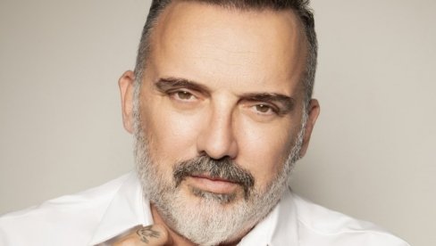 POSEBNA I ISKRENA EMOCIJA: Toni Cetinski opevao posebnu ljubav iz taksija (FOTO) POSEBNA I ISKRENA EMOCIJA: Toni Cetinski opevao posebnu ljubav iz taksija (FOTO)
