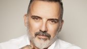 ПОСЕБНА И ИСКРЕНА ЕМОЦИЈА: Тони Цетински опевао посебну љубав из таксија (ФОТО)