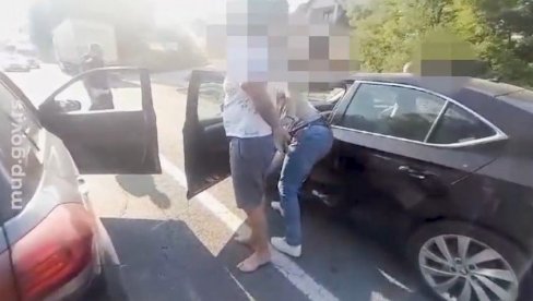 ODREĐEN PRITVOR TERORISTIMA ZBOG PRIPREME NASILNE PROMENE VLASTI U SRBIJI: Samo jedan dobio zabranu napuštanja stana ODREĐEN PRITVOR TERORISTIMA ZBOG PRIPREME NASILNE PROMENE VLASTI U SRBIJI: Samo jedan dobio zabranu napuštanja stana