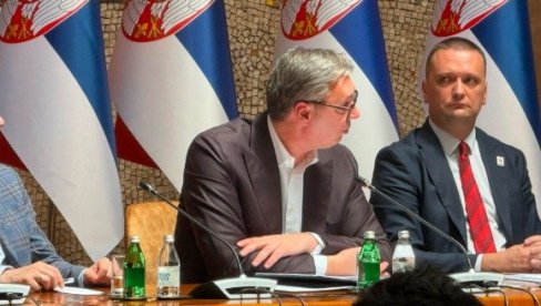 SADA VIDITE DA NJIH NE INTERESUJE UČENJE I OBRAZOVANJE, VEĆ NEKE POTPUNO DRUGE STVARI: Vučić na otvaranju Međunarodnog foruma studenata