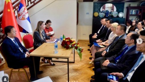 MESAROVIĆ O SPORAZUMU O SLOBODNOJ TRGOVINI Ovaj sporazum je temelj ekonomske saradnje Srbije i Kine (FOTO) MESAROVIĆ O SPORAZUMU O SLOBODNOJ TRGOVINI Ovaj sporazum je temelj ekonomske saradnje Srbije i Kine (FOTO)