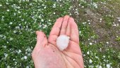 SUPERĆELIJA POHARALA OVAJ DEO SRBIJE: Padao grad asimetričnog prečnika veličine 6 cm (FOTO/VIDEO)