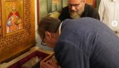 СРБИЈА НИЈЕ ШАКА ЗОБИ Вучић присуствовао литургији у Цркви Лазарици у Крушевцу (ФОТО) СРБИЈА НИЈЕ ШАКА ЗОБИ Вучић присуствовао литургији у Цркви Лазарици у Крушевцу (ФОТО)