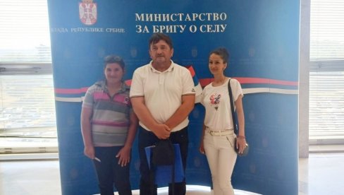 КУПЉЕНЕ СЕОСКЕ КУЋЕ У МЕЂИ И ТОРКУ: Обезбеђен дом за две породице из Општине Житиште КУПЉЕНЕ СЕОСКЕ КУЋЕ У МЕЂИ И ТОРКУ: Обезбеђен дом за две породице из Општине Житиште