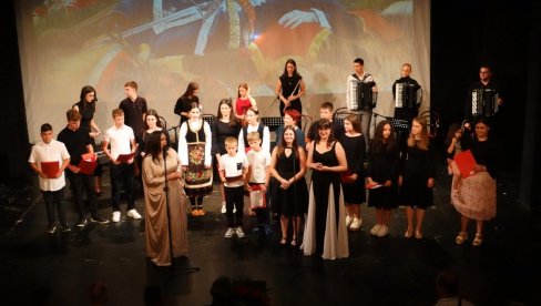 KOSOVO JE NAJSKUPLJA SRPSKA REČ: U Narodnom pozorištu u Somboru sinoć svečanom akademijom povodom godišnjice Kosovskog boja