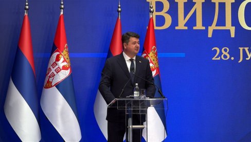 PROFESOR PETROV: Potrebno je voditi dijalog, ali treba da se zna sa kime se razgovara