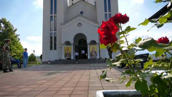ВЛАДИЧИН ХАН СЛАВИ: Свечано обежена општинска слава ВЛАДИЧИН ХАН СЛАВИ: Свечано обежена општинска слава