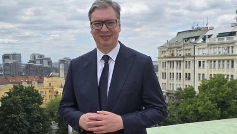 VIDOVDAN NA POSLU, ČAST I PONOS Vučić se oglasio sa terase Predsedništva i čestitao građanima Vidovdan (FOTO)