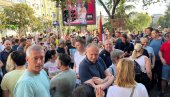 SAMI PRIZNAJU DA SU SVI OSTALI PROTIV BLOKADERA!