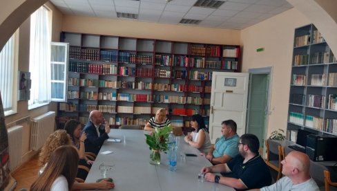 NOVE PRILIKE ZA UČENIKE U PČINJSKOM OKRUGU: Razgovarano o usavršavanju mogućnosti učenja francuskog jezika