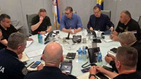 VUČIĆ SE VRATIO U SRBIJU IZ ŠPANIJE Predsednik posetio MUP: Oni podnose ogroman teret u borbi protiv huliganizma i terorizma