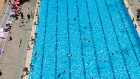 OD VEČERAS NOĆNO KUPANJE U NOVOM SADU : Otvoreni bazen „Spens-a“ uveo novu smenu za kupače