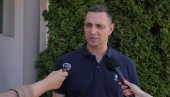 BLOKADERI NASRNULI NA PREDSEDNIKA OPŠTINE KOSJERIĆ: Oglasio se Đokić (VIDEO) BLOKADERI NASRNULI NA PREDSEDNIKA OPŠTINE KOSJERIĆ: Oglasio se Đokić (VIDEO)