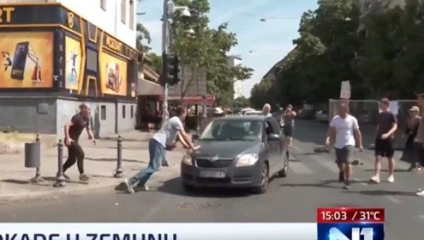 ХОРОР У ЗЕМУНУ: Блокадери линчовали возача и разлупали му ауто (ВИДЕО)